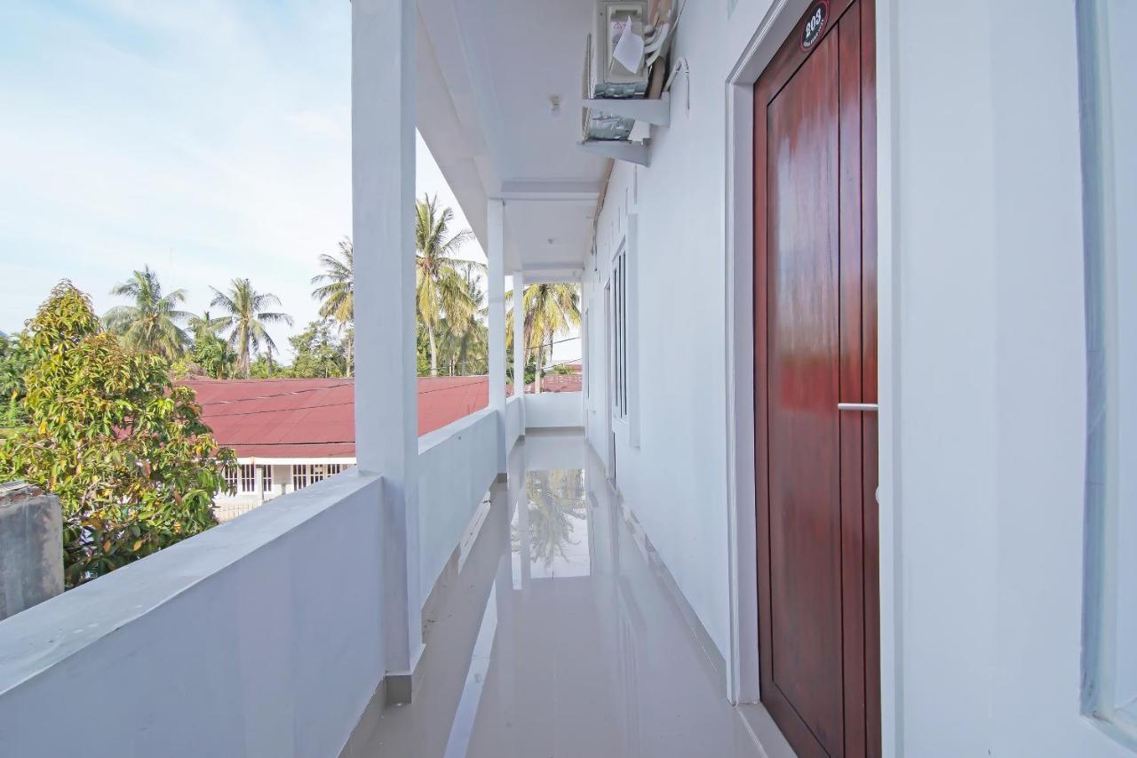 Oyo 91681 Raysa Homestay Pekanbaru Esterno foto
